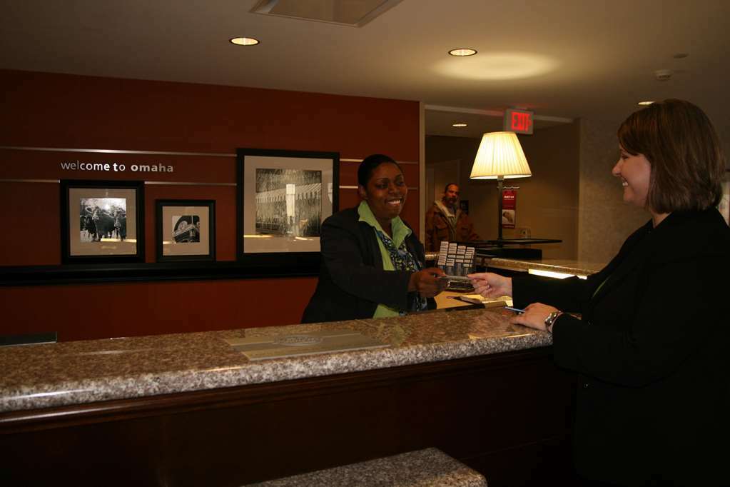 Hampton Inn & Suites Omaha-Downtown Interior photo